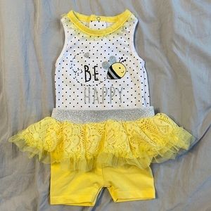 DDG Darlings Bee Happy two piece set, yellow and black, size 3-6 months.